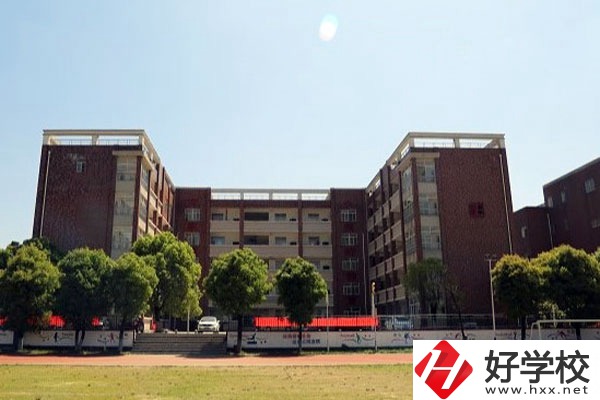 岳陽市高級(jí)技工學(xué)校教學(xué)樓