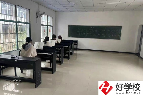 沅陵縣中等音樂專業(yè)學校實訓室