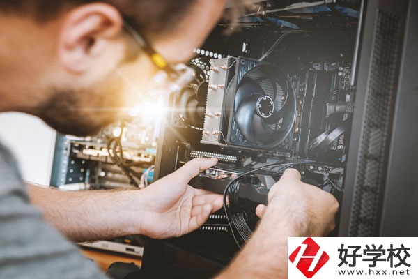 懷化市商貿(mào)經(jīng)濟(jì)管理學(xué)校有什么特色？專業(yè)有哪些？