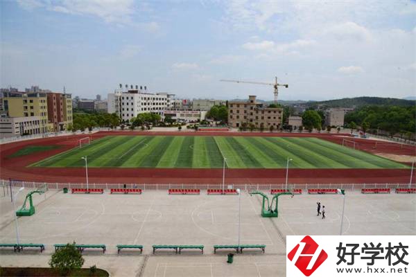 湖南有沒有招收復(fù)讀生的中專學(xué)校？有哪些招生專業(yè)？
