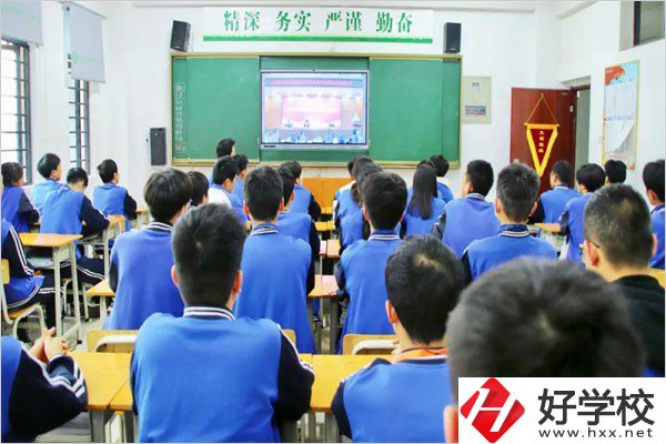 長沙華中涉外職業(yè)高中的商務日語專業(yè)怎么樣？學費貴嗎？