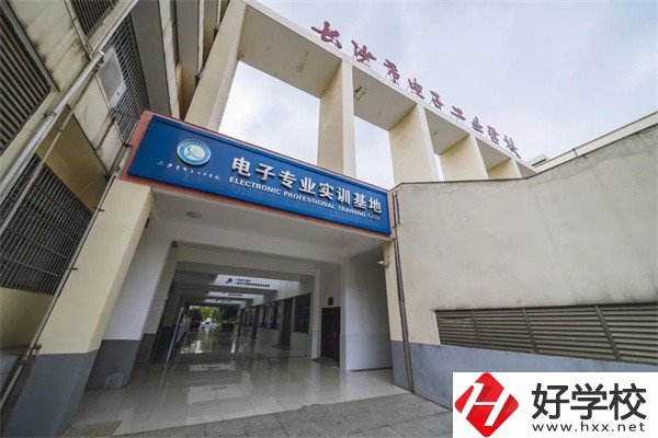 長沙市電子工業(yè)學校實訓樓