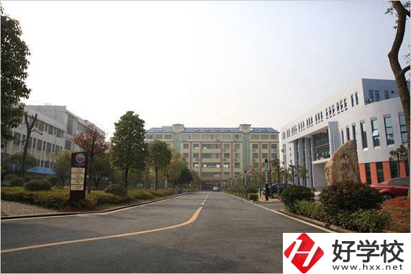 資興市職業(yè)技術(shù)學(xué)校值得報考嗎？有什么專業(yè)可以學(xué)？