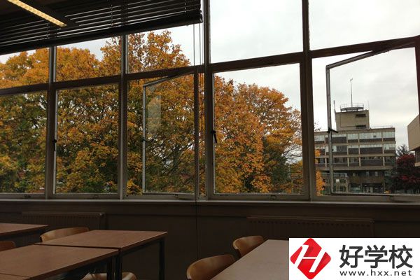 郴州文藝職業(yè)中等專業(yè)學(xué)校辦學(xué)特色是什么？