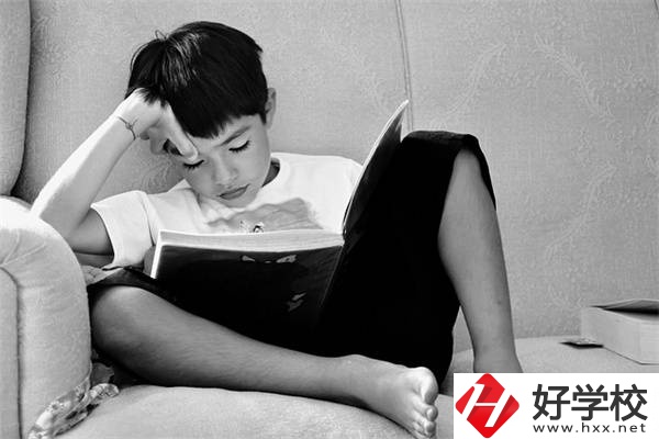 湖南初三男孩不想上學(xué)怎么辦？不參加中考還有書(shū)讀嗎？