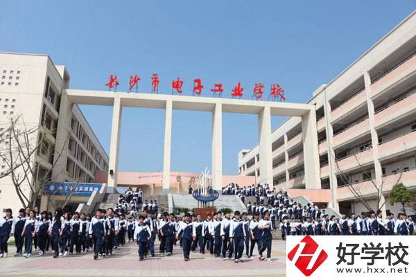 長沙市有哪些中專學(xué)校？它們學(xué)費(fèi)貴不貴？