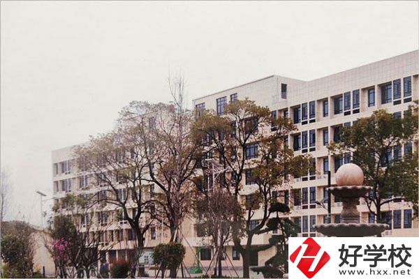 岳陽市江南通信職業(yè)技術(shù)學校實訓(xùn)樓