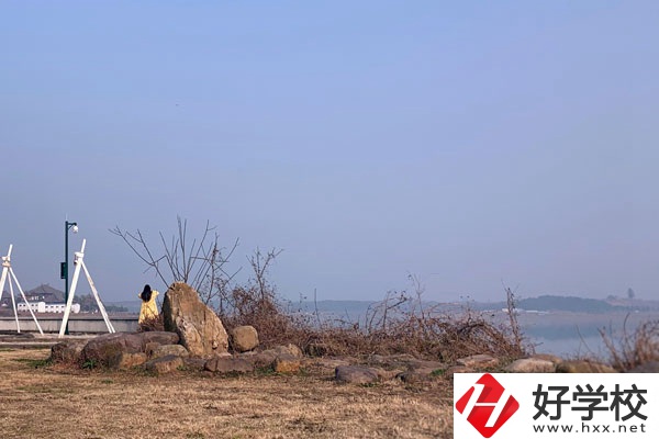 張家界僑輝職業(yè)技術(shù)學(xué)校好不好？辦學(xué)條件有什么特色？