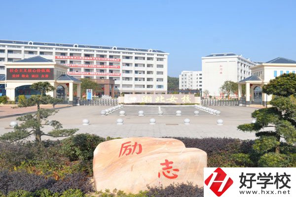 想在岳陽市讀旅游服務與管理專業(yè)，推薦這所中專學校